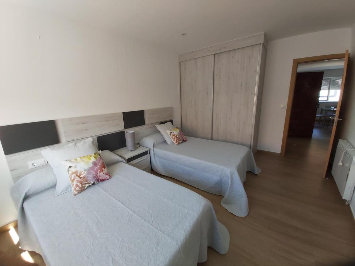 Apartamentos Olimpo Celta-Apart Laura O Pindo Buitenkant foto
